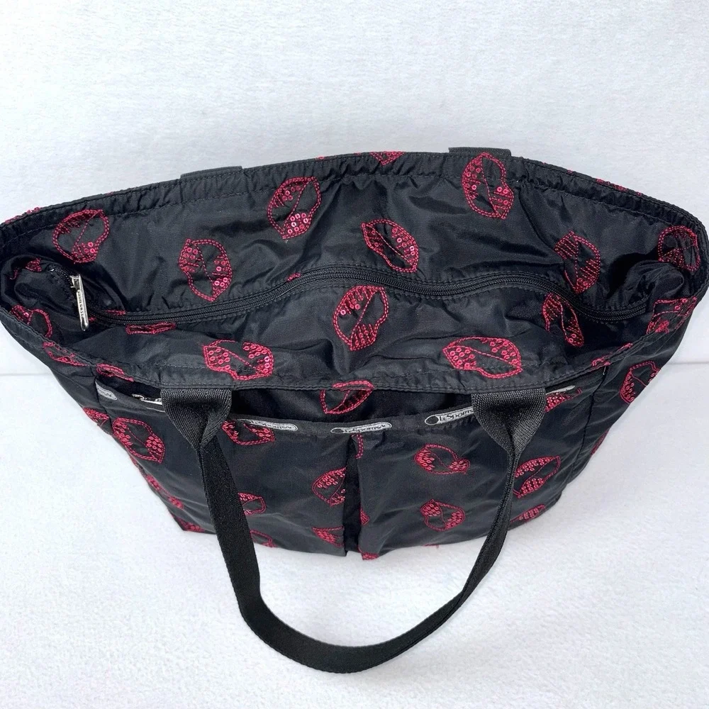 Le Sportsac Sequin Hot Lips Tote & Cosmetic Bag Black Red Pink Lips Nylon RARE